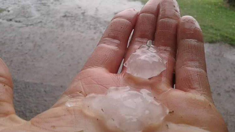 Morea con fuertes lluvias y granizo