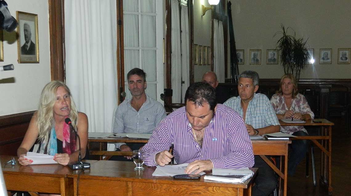 El conflicto docente llega a las bancadas