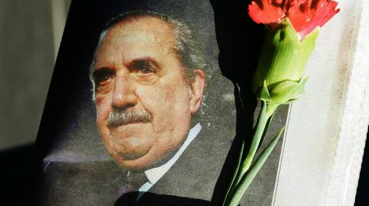 Homenaje a Raúl Alfonsín