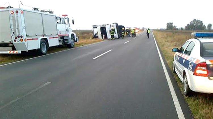 Volc&oacute; cami&oacute;n y hay corte total en Ruta 226