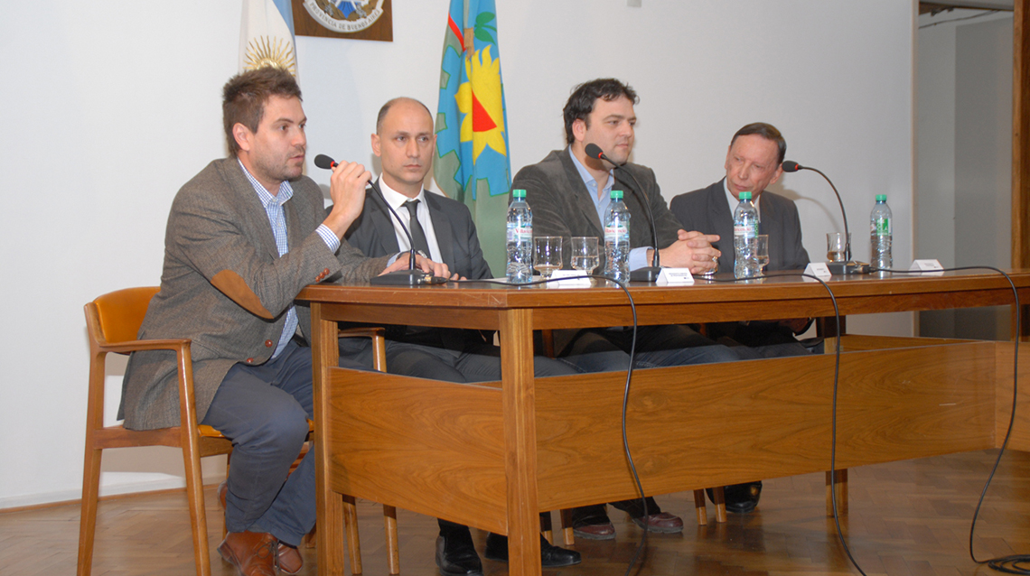 Reuni&oacute;n  Econ&oacute;mica