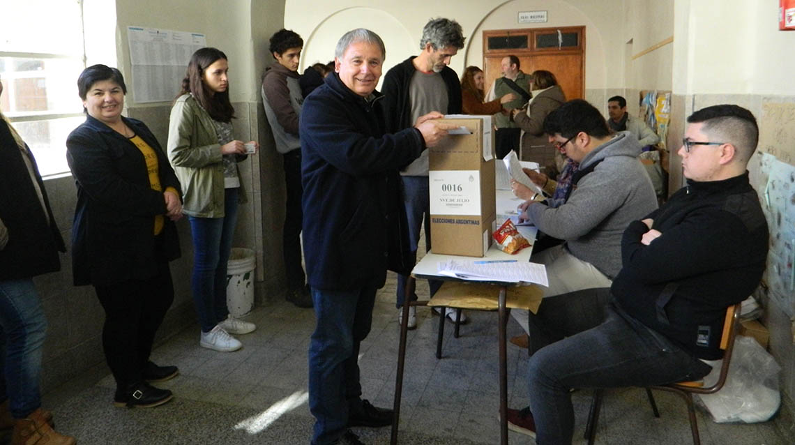 PASO 2017: Vot&oacute; Miguel Buldain