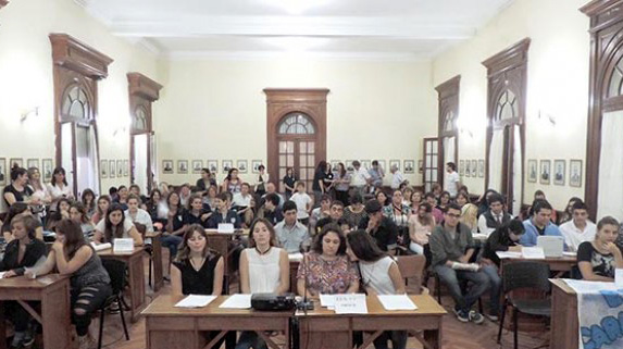 Sesi&oacute;n estudiantil del concejo
