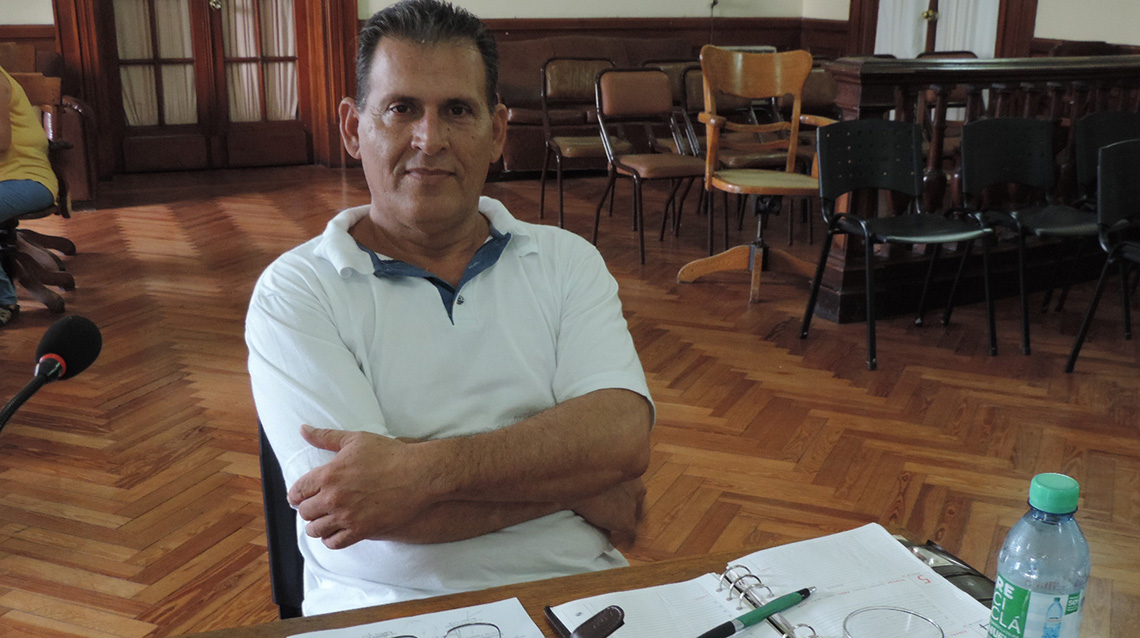 Vicente felicita a Parise
