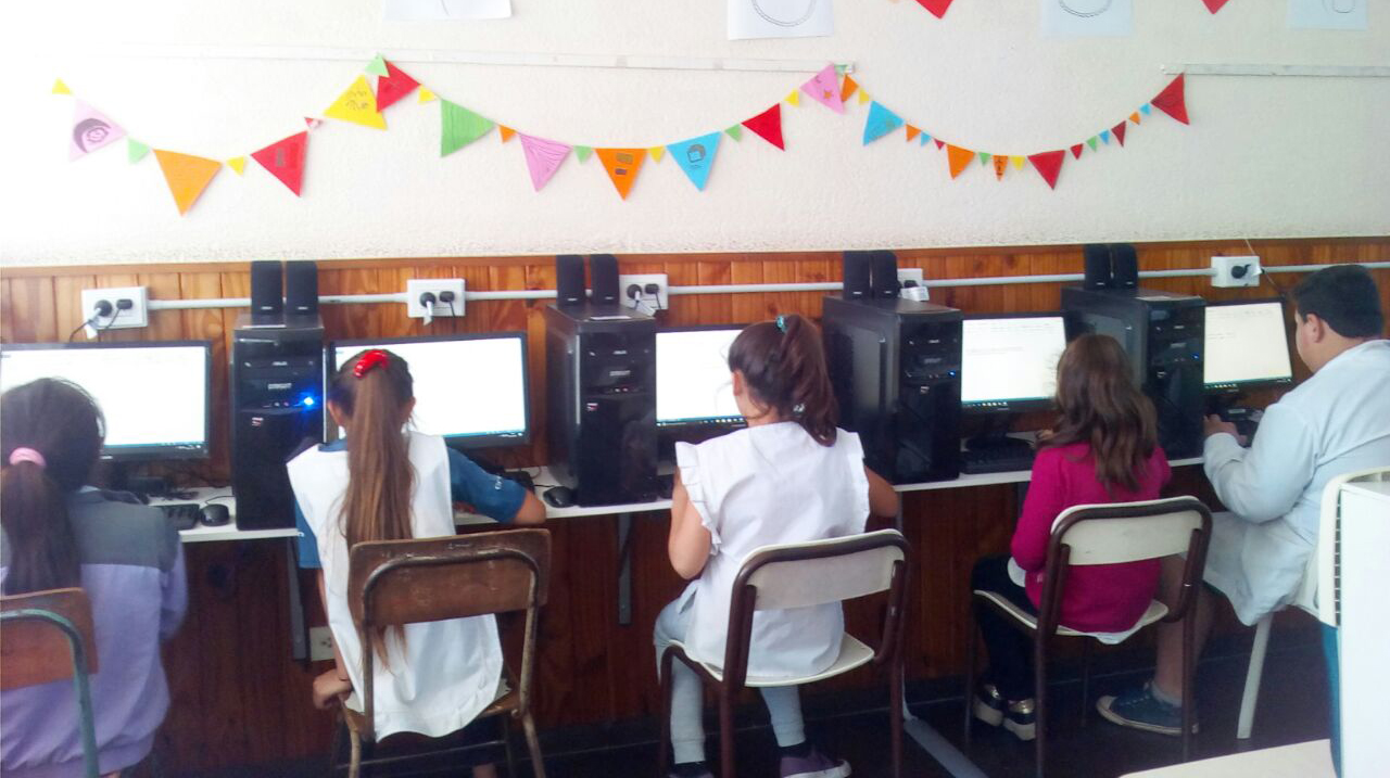 Donaci&oacute;n para la  Escuela N&ordm; 50