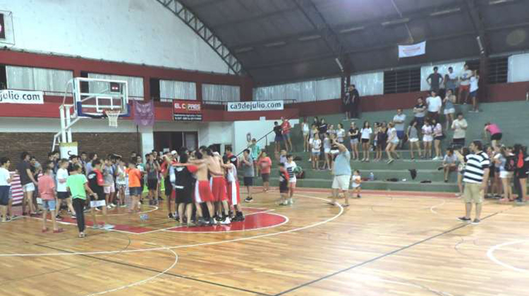 Atl&eacute;tico Campe&oacute;n Copa de Plata de B&aacute;squet 