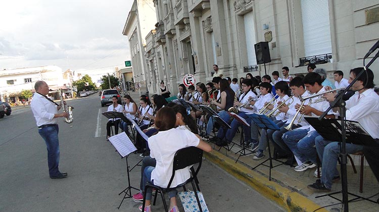A pura m&uacute;sica