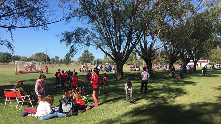 Dudignac tiene cancha de hockey