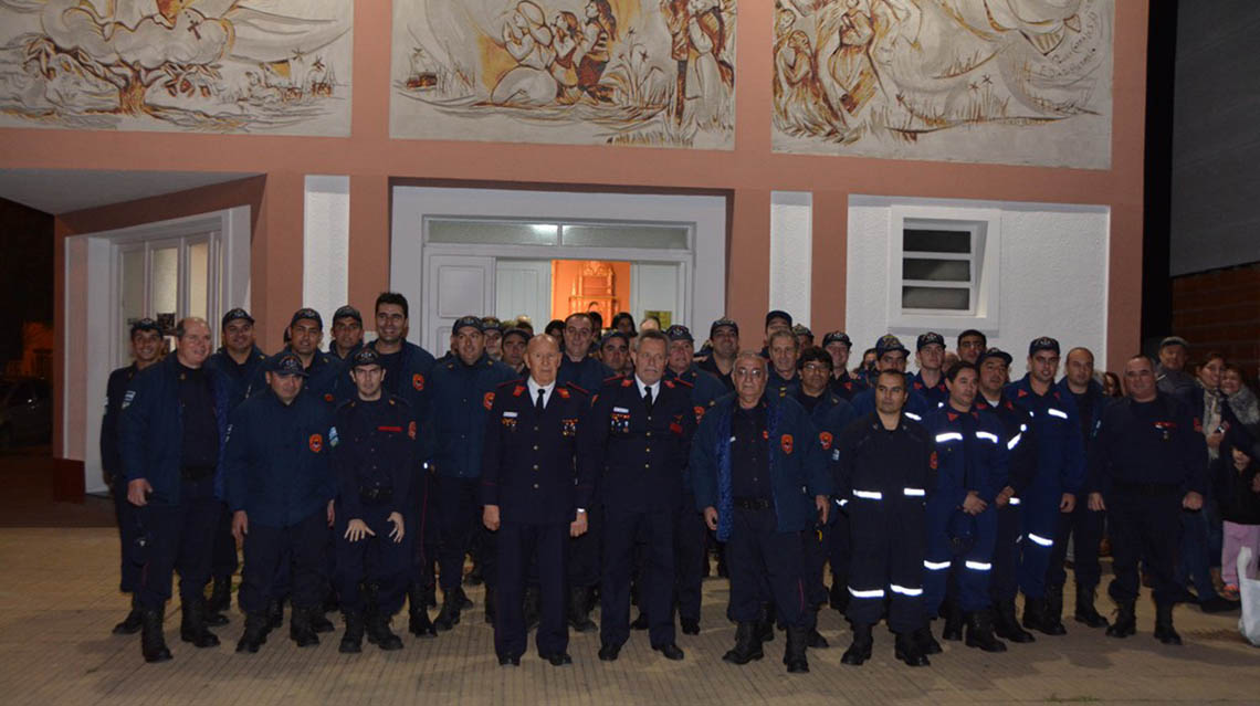 Bomberos nuevejulienses festejaron su d&iacute;a