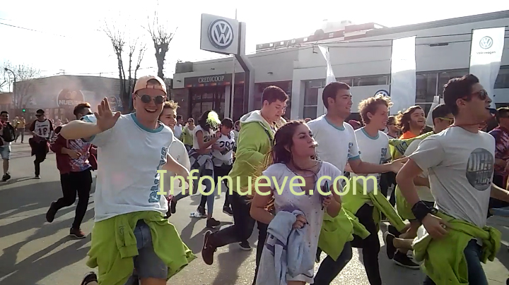 ​La Promo 2018 cop&oacute; la calle con fiesta