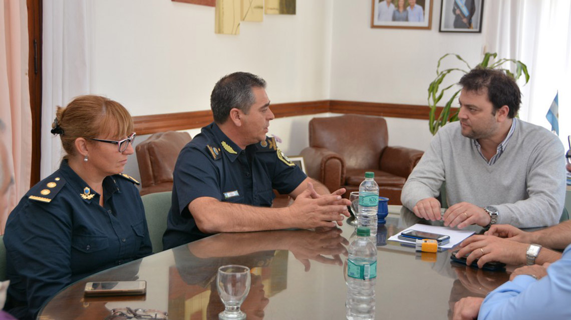 Barroso recibi&oacute; al nuevo Jefe Departamental