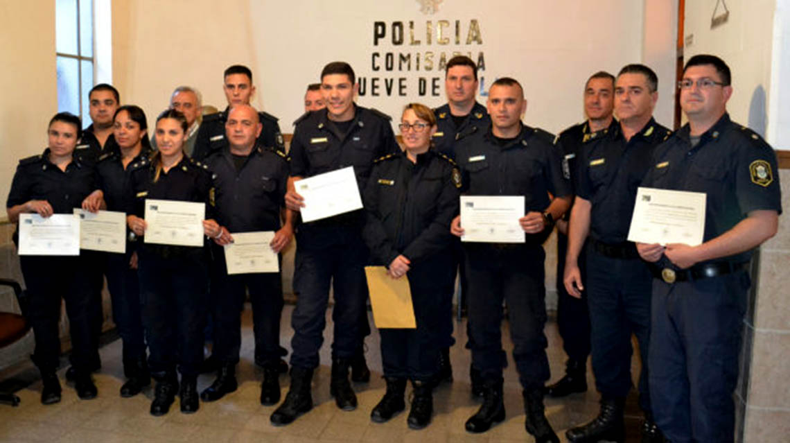​Reconocimiento a Polic&iacute;as 