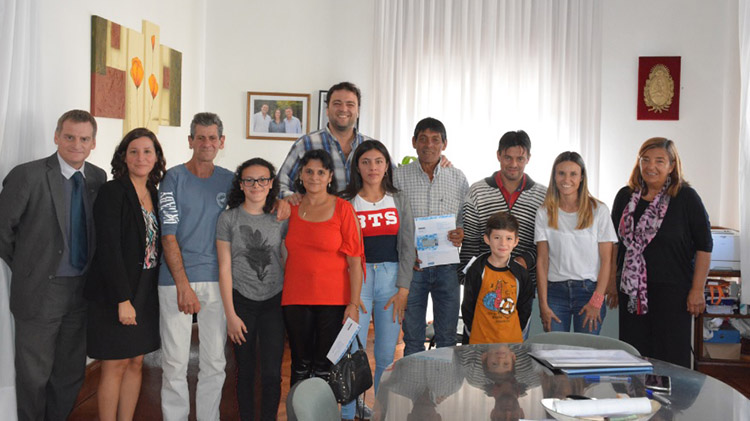 Entrega de becas estudiantiles