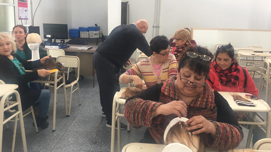 ​Confecci&oacute;n de pelucas oncol&oacute;gicas