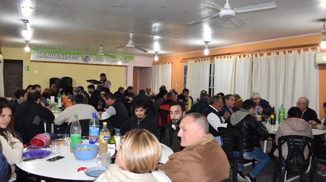 Cena en apoyo a Parise