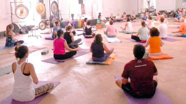 ​S&eacute;ptimo festival de yoga