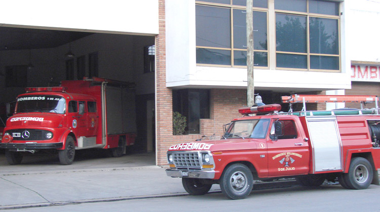 Incendio de pasto en Ruta 65 y bajada a Fauzón