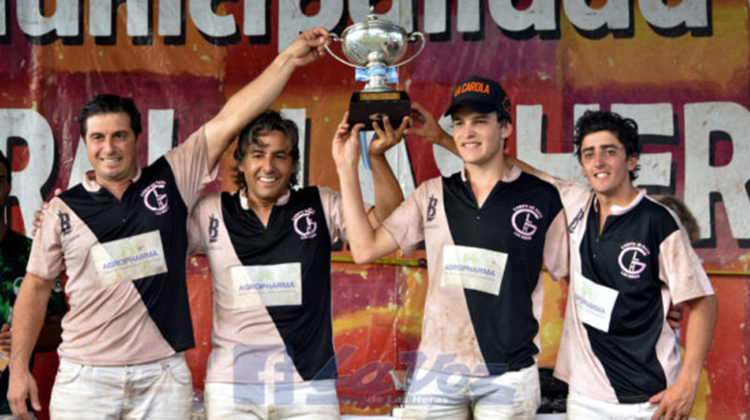 Ariel y Mat&iacute;as Tapia en lo alto