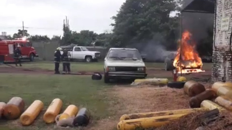 Se incendiaron dos veh&iacute;culos