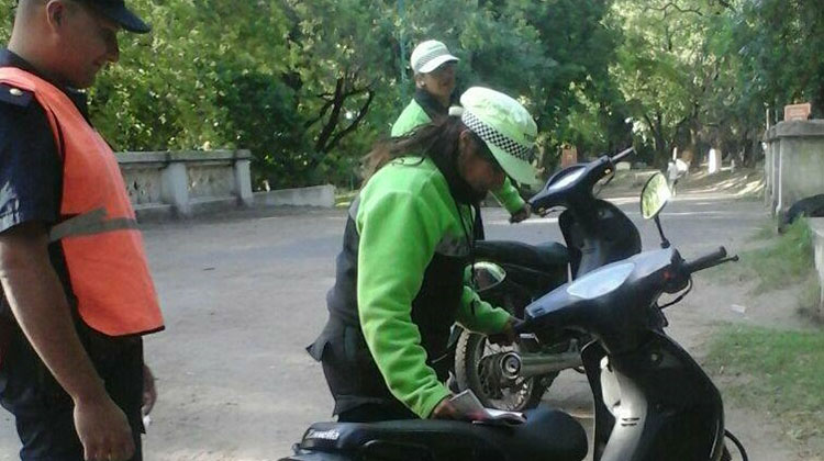 ​Otra lamentable agresi&oacute;n a una inspectora de tr&aacute;nsito