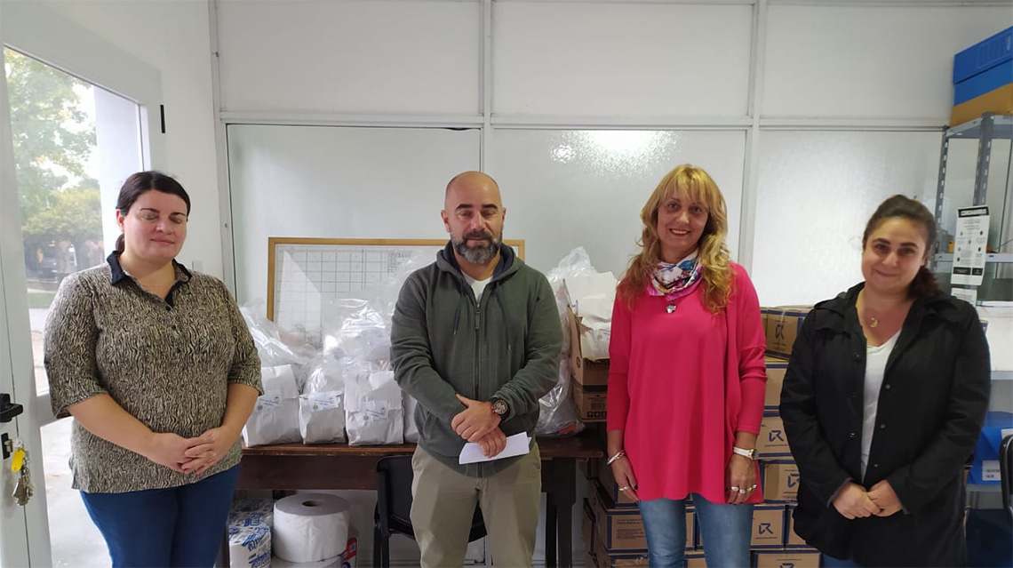 Entrega de mascarillas faciales