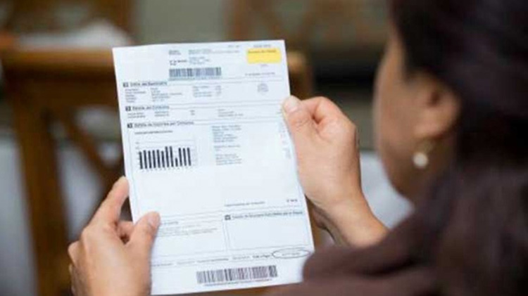 Abren locales de cobro de servicios