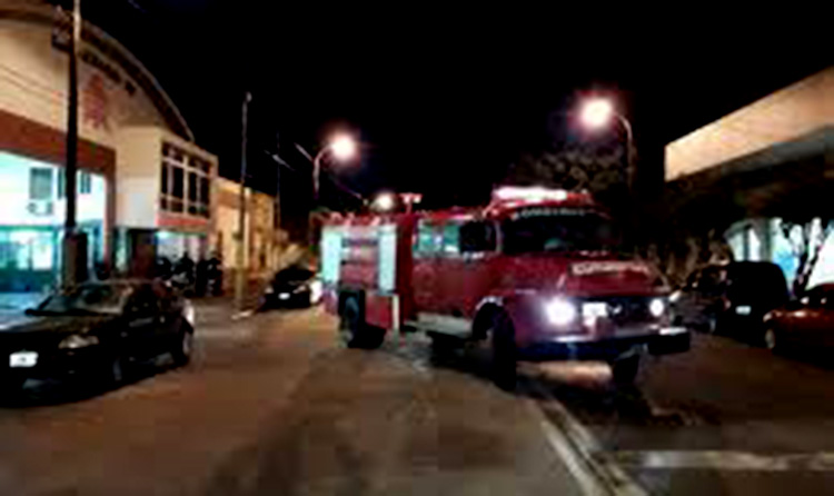 ​Vecino naonense rescatado por bomberos