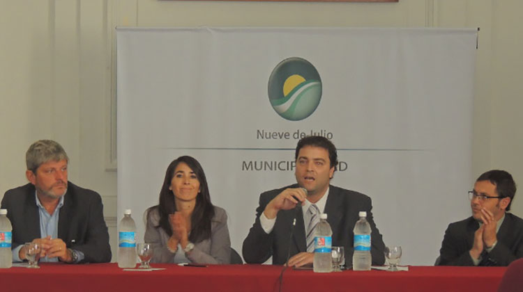 Entregaron 99 escrituras 