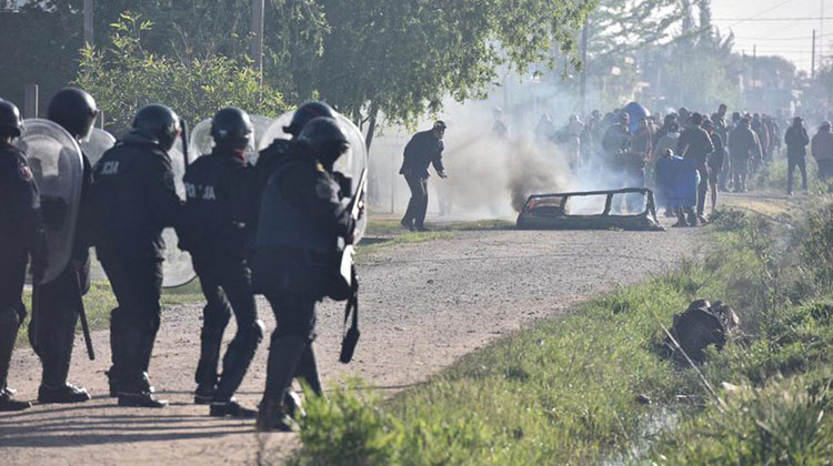 La policía desalojó la toma de Guernica