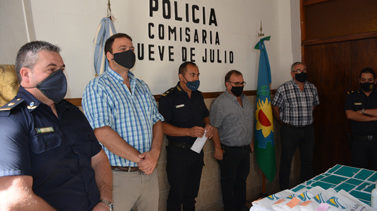 Acto de reconocimiento a efectivos policiales