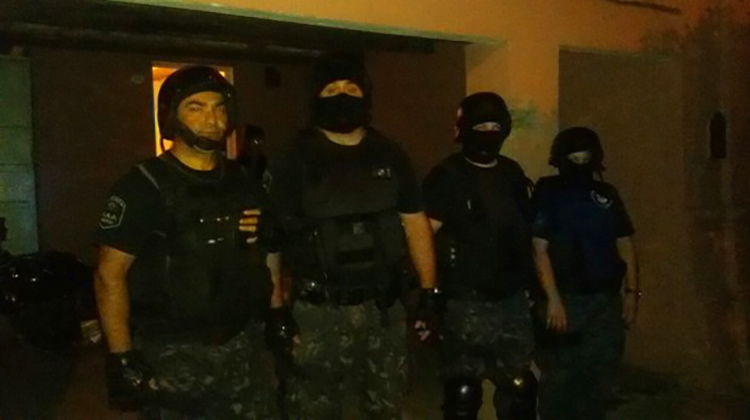 Cocaína, allanamientos y detenido